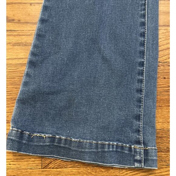 YMI bell Bottom Button Fly High Waisted Women’s Jeans Size 3/26 Distressed - Picture 4 of 16